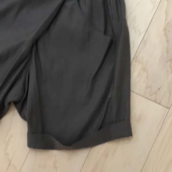 Vince brown modern cut shorts Size S - Picture 4 of 4